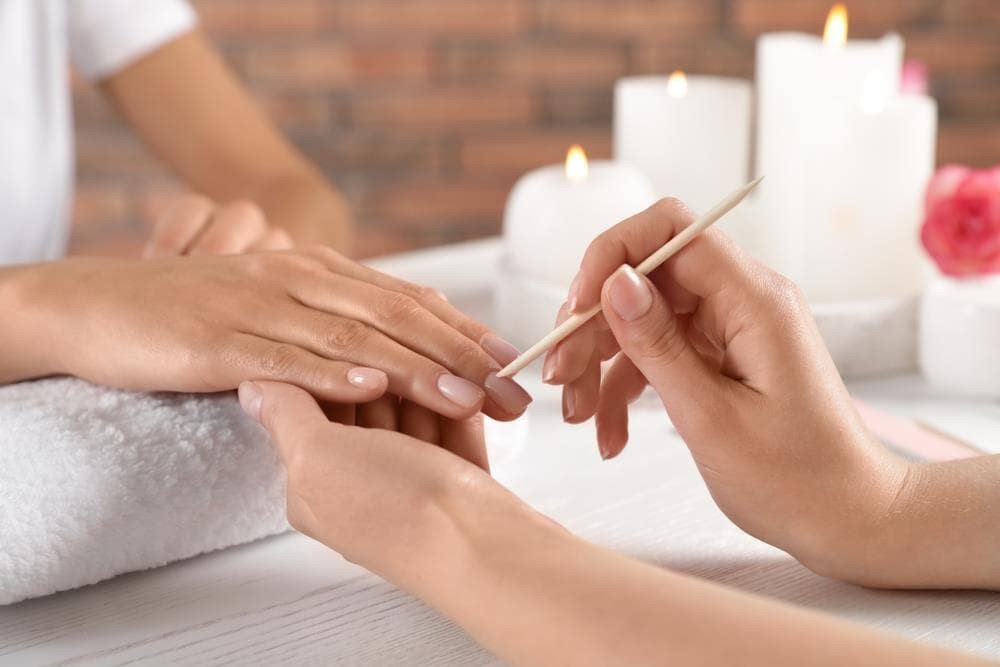 Ofrece salud a tus uñas con una buena manicura